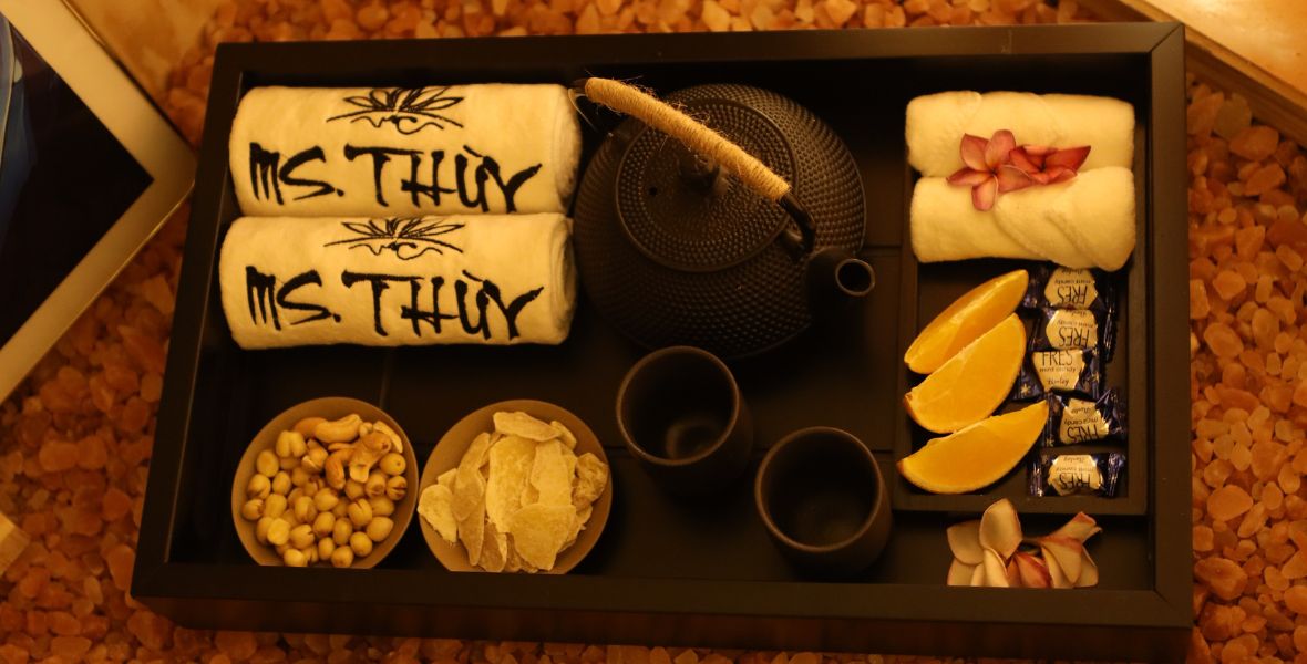 Thư giãn với trà và các món tráng miệng