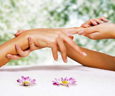 Cách Xoa Bóp Tay Để Giảm Cơn Đau - Cảm Giác Mỏi Và Tê Tay Cho Những Người Làm Việc Văn Phòng